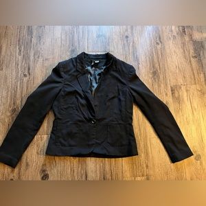 Black blazer with a button